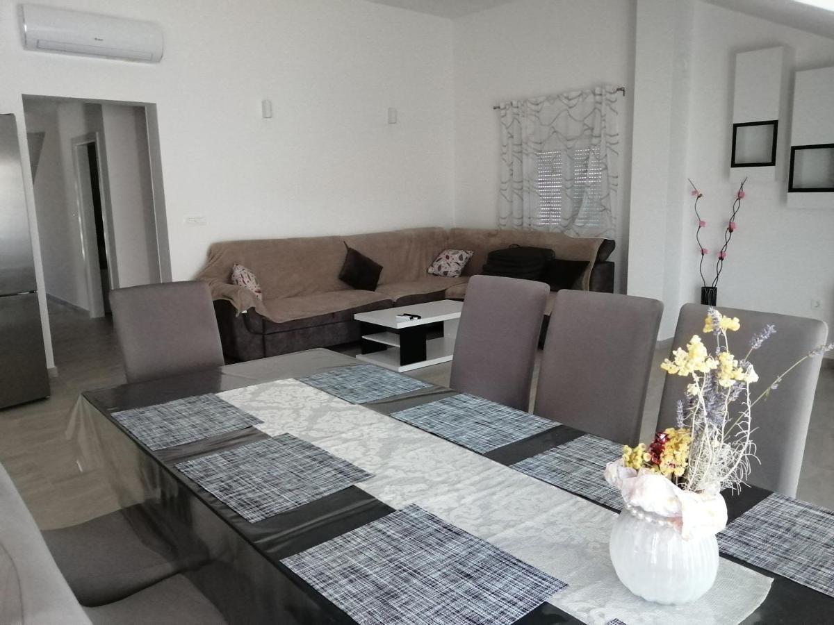 Apartmentt Vinko Bilota Seget Vranjica Exterior foto